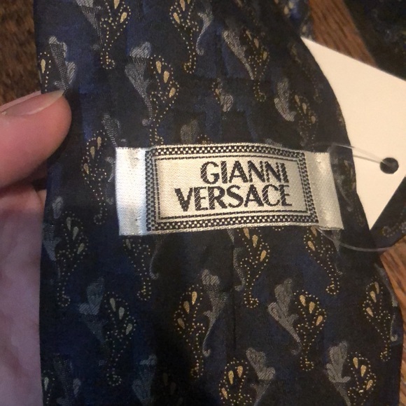 Vintage Gianni Versace Medusa navy and gold silk tie - Picture 3 of 4
